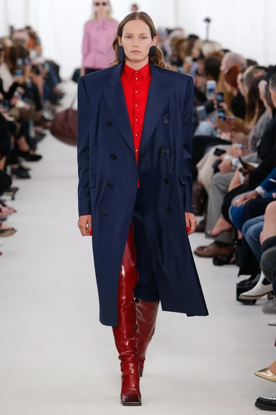 Look 15